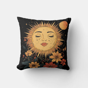 Cojín Decorativo Diosa solar celestial con florlanes florecientes