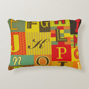 Cojín Decorativo diseño de alfabeto retro. Ilustracion de época