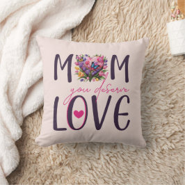 Cojín Decorativo Diseño de corazón floral "Mamá te mereces el amor"