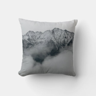 Cojín Decorativo Diseño de montaña oscura