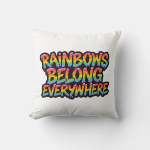 Cojín Decorativo Diseño de Orgullo LGBTQ – “Los Arcoíris Pertenecen