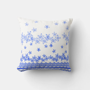Cojín Decorativo Diseño floral azul y blanco,