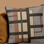 Cojín Decorativo Diseño geométrico Gray Taupe Dark Brown & Beige<br><div class="desc">La almohada moderna de tiro tiene un tono gris y geométrico marrón oscuro con acentos naranjas beige y siena. Este diseño geométrico abstracto moderno se basa en combinaciones de rectángulos repetidos, que se superponen y entrelazan para formar un interesante patrón artístico. Una almohada moderna y neutra decorativa para tu habitación...</div>