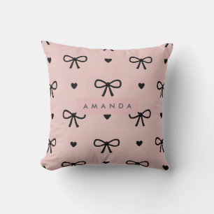Cojín Decorativo Diseño Personalizado de Lazo Rosa y Corazón Chic y