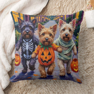 Cojín Decorativo Disfraces de Halloween para Skye Terrier haciendo