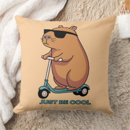 Cojín Decorativo Diviértete con la Scooter de Capybara Genial