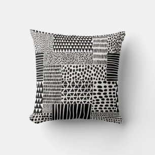 Cojín Decorativo Doodle blanco negro: etnia sin foco