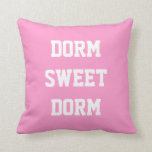 Cojín Decorativo Dorm Sweet Dorm | Colegio<br><div class="desc">Dormitorio dulce sobre una almohada de tiro para el dormitorio de la universidad en rosa con letras retro blancas. Hay elementos que coinciden,  una lámpara de mesa,  un poster,  etc.</div>