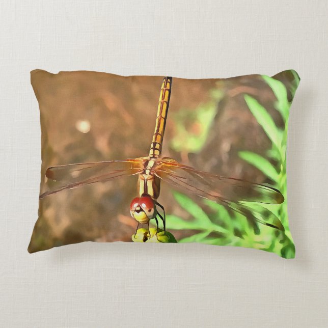 Cojín Decorativo Dragonfly artístico descansando sobre la cabeza de (Reverso)