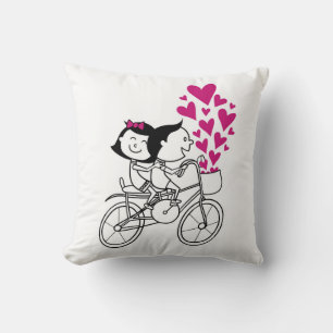 Cojín Decorativo Dulce Pareja en Bicicleta – Ilustración Romántica