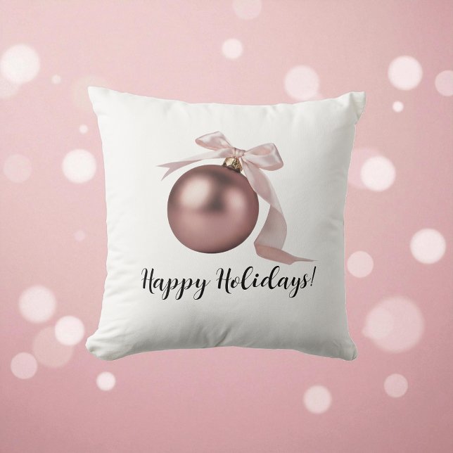 COJÍN DECORATIVO DUSTY ROSE HOLIDAY ORNAMENT THROW PILLOW (Soft dusty-rose holiday pillow to bring a gentle, cozy touch to your seasonal home décor.)