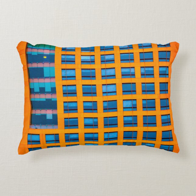 Cojín Decorativo Edificio azul y naranja (Anverso)