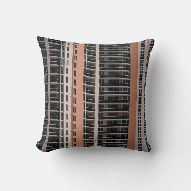 Cojín Decorativo Edificio de altura marrón y negro (Anverso)