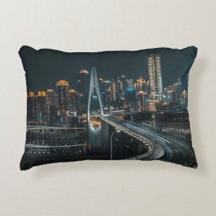 COJÍN DECORATIVO EDIFICIOS DE LA CIUDAD DURANTE LA NOCHE