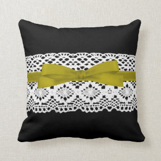 Cojín Decorativo efecto de encaje crochet damasco de cinta amarilla