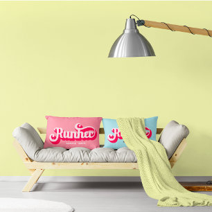Cojín Decorativo Ejecutando Motivación de tipo de letra retro rosa 