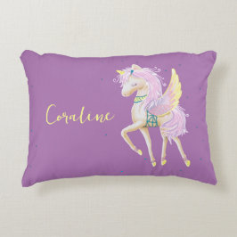 Cojín Decorativo El Accent Pillow presenta un lindo unicornio.