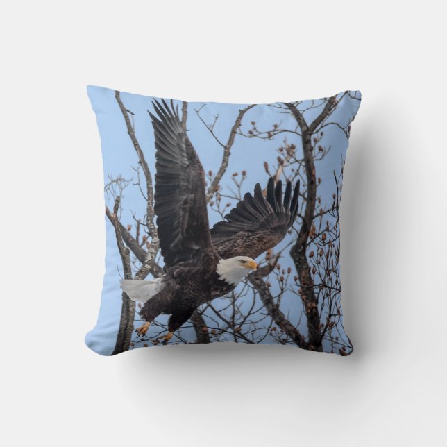Cojín Decorativo El águila calva despegando (Anverso)
