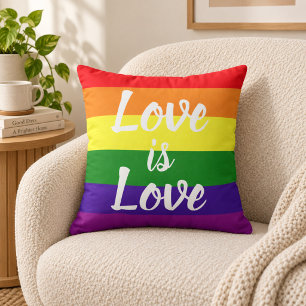 Cojín Decorativo El Amor es Amor Guion Raya Arcoíris Orgullo