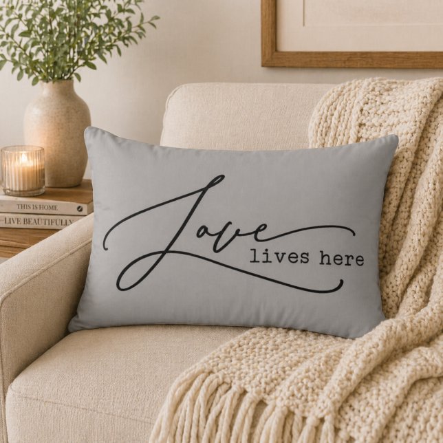 Cojín Decorativo El amor vive aquí (Subido por el creador)