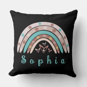 Cojín Decorativo El arcoiris de moda boho con nombre personalizado