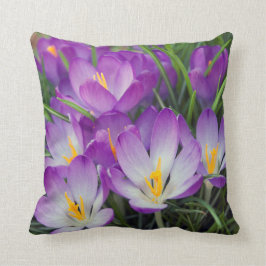 Cojín Decorativo El azafrán floral púrpura de la primavera florece