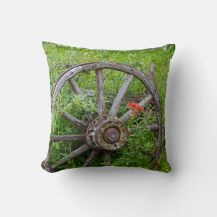 Cojín Decorativo El carro viejo rueda adentro la ciudad histórica 