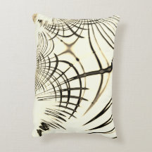 El castaño cruzado o el caqui curvado traza el bei