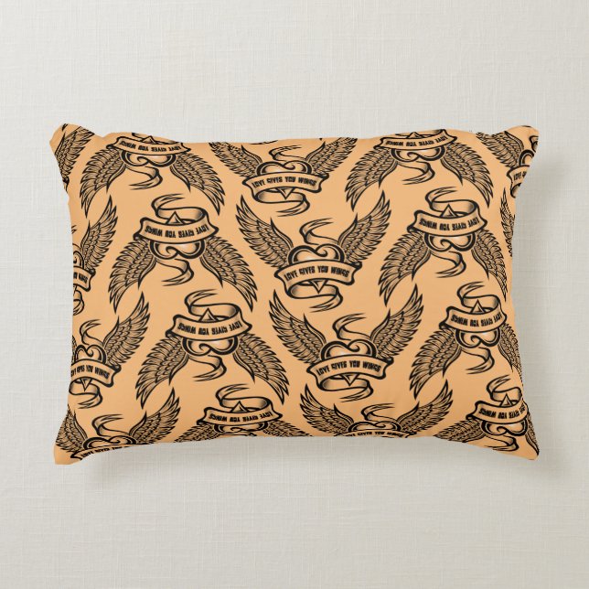 Cojín Decorativo El Corazón Vintage Con Alas, El Amor Te Da Alas (Anverso)