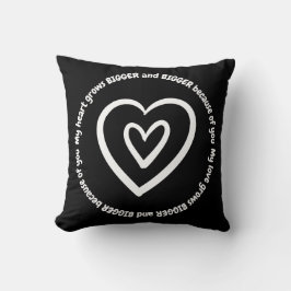 COJÍN DECORATIVO EL CORAZÓN Y EL AMOR SE HACEN MÁS Y MÁS GRANDES