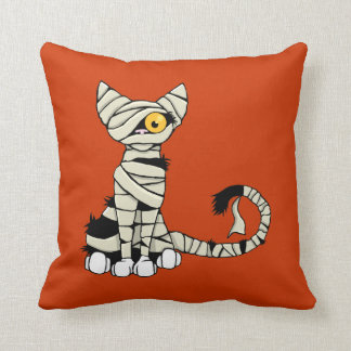 Cojín Decorativo El gato de la momia de Halloween es reverenciable