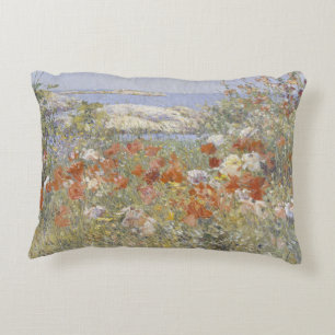 Cojín Decorativo El jardín de Celia Thaxter por Frederick Childe Ha