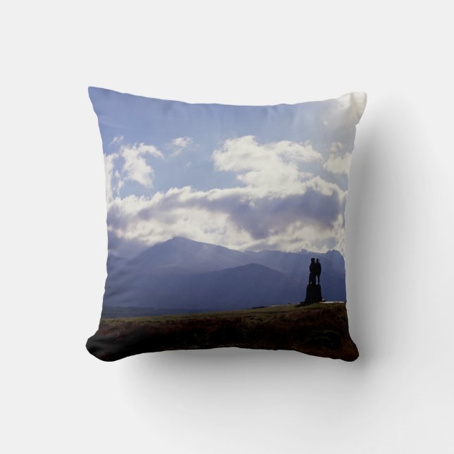 Cojín Decorativo El Monumento al Comando Escocia (Anverso)