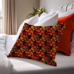 Cojín Decorativo El otoño vibrante deja un patrón multicolor<br><div class="desc">Perfecto para regalos de otoño y ocasiones,  este vibrante patrón de hojas multicolores le dará alegría a su habitación</div>