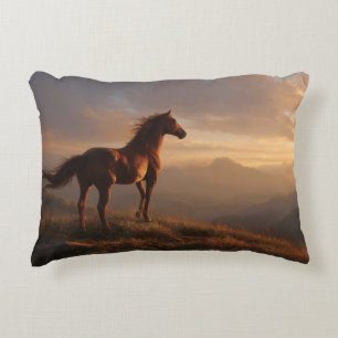 Cojín Decorativo El salvaje Mustang mirando el atardecer