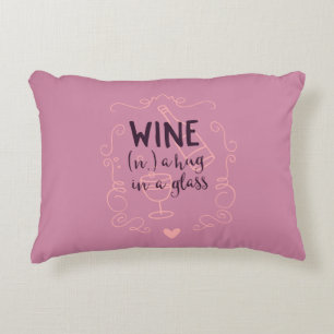 Cojín Decorativo El vino gracioso es un abrazo en un vaso