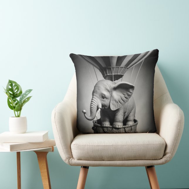 Cojín Decorativo Elefante bebé en un globo de aire caliente (Silla)