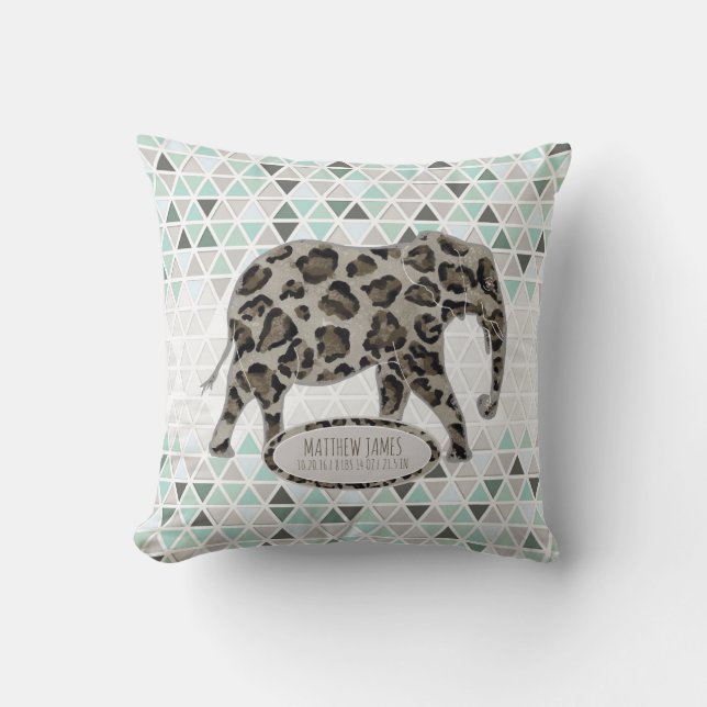 Cojín Decorativo Elefantes de Safari Nombra de niño Triángulo Geomé (Anverso)
