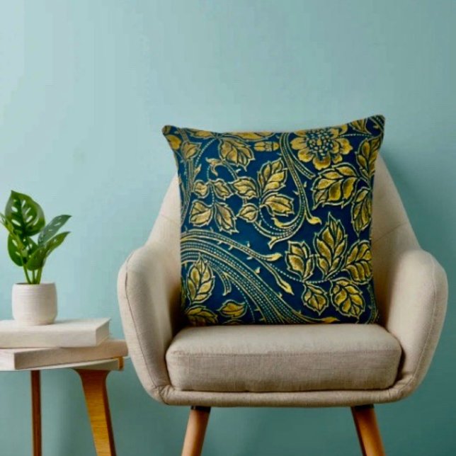 Cojín Decorativo Elegancia Flor de Oro (Throw Pillow 100% polyester heavyweight stretch material. Hidden zipper Made in the USA.
)