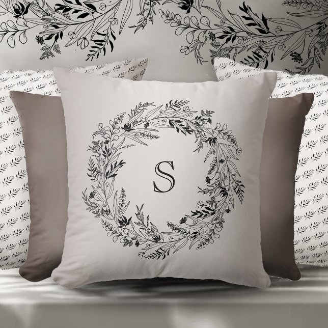 Cojín Decorativo Elegant botanical foliage wreath letter S (Subido por el creador)
