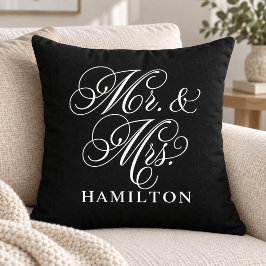 Cojín Decorativo Elegante Boda con Letra Mr y Mrs en Negro