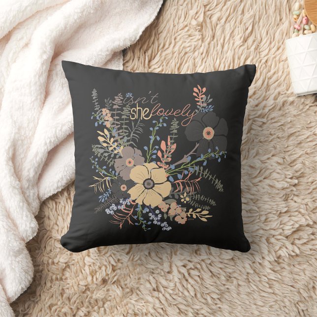 Cojín Decorativo Elegante Bouquet Floral Girly cantando encantadora (Elegant Floral Bouquet Girly Saying Lovely Throw Pillow
from Jenn Steffen for Studio Posies. )