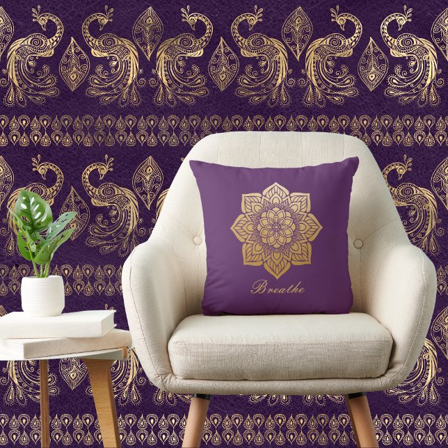 Cojín Decorativo Elegante Breathe Purple and Gold Mandala (Subido por el creador)