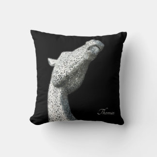 Cojín Decorativo Elegante Caballo de Plata Abstracto en Negro Perso