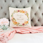 Cojín Decorativo Elegante color de agua Boda floral nombres<br><div class="desc">Cojín decorativo Boda floral de color colorido personalizado</div>