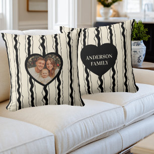 Cojín Decorativo Elegante crema y rayas negras Corazón Foto persona