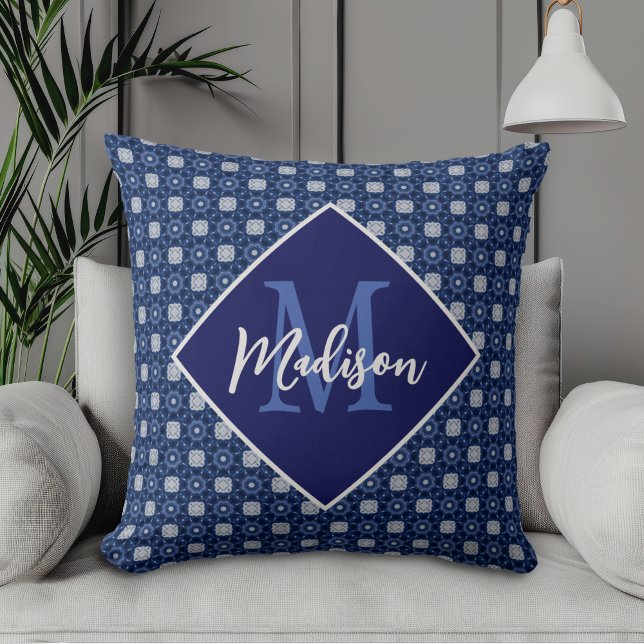 Cojín Decorativo Elegante gris azul inicial monogramado (Subido por el creador)