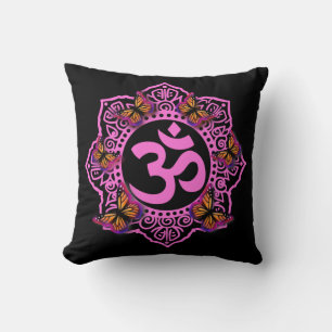 Cojín Decorativo Elegante mariposas rosadas ohm mandala púrpura