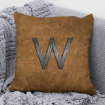 Cojín Decorativo Elegante Masculino Personalizado Monograma Tan Bro<br><div class="desc">Tu almohada monogramada es una forma muy personalizada de mostrar tu estilo. Cuenta con un elegante personalizable inicial en tonos grises y carbón vegetal con un fondo marrón. Para personalizar el monograma con su propia letra, haga clic en "Editar usando la herramienta de diseño" y "recortar". Mueva el área recortada...</div>