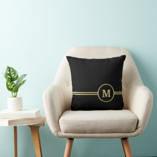 Cojín Decorativo Elegante oro Monograma personalizado sobre negro